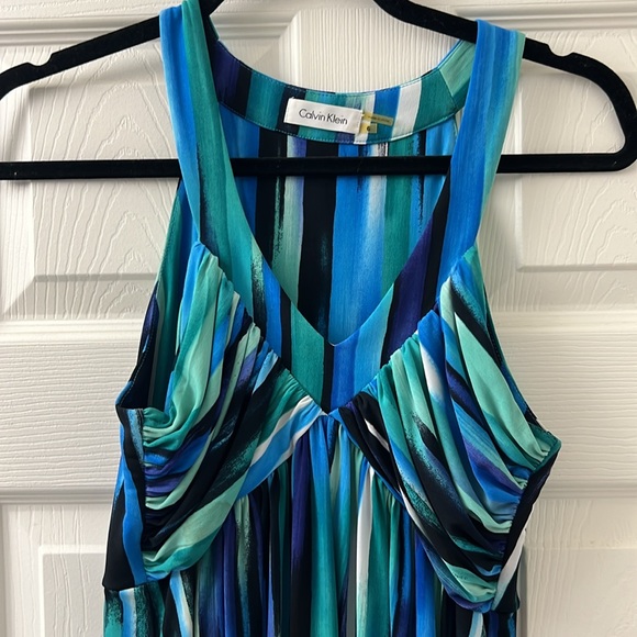 Gorgeous unique dress - Picture 2 of 5